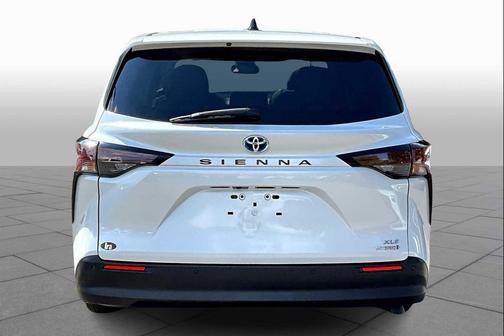 2024 Toyota Sienna XLE 7 Passenger