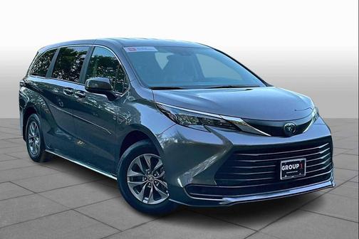 2024 Toyota Sienna LE