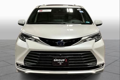 2024 Toyota Sienna Platinum