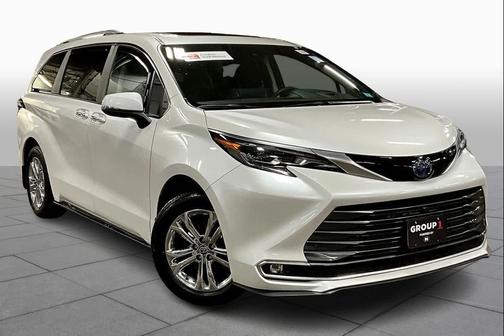 2024 Toyota Sienna Platinum