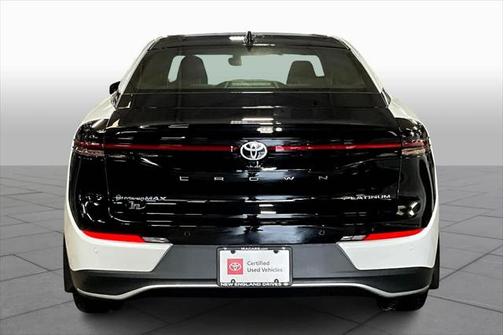 2025 Toyota Crown Platinum