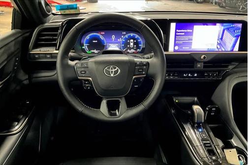 2025 Toyota Crown Platinum