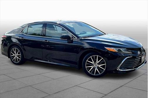 2023 Toyota Camry Hybrid XLE