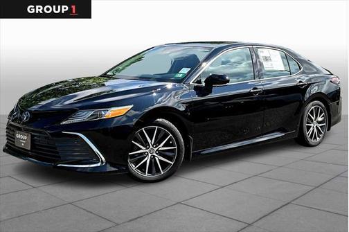 2023 Toyota Camry Hybrid XLE