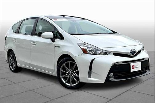2017 Toyota Prius v Five