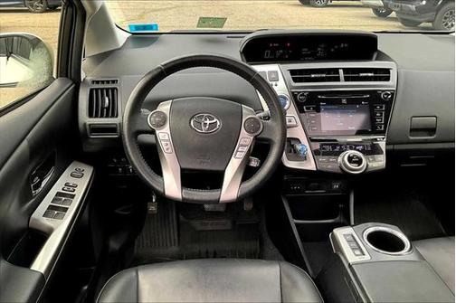 2017 Toyota Prius v Five