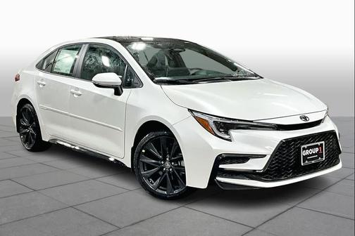 Wind Chill Pearl/Midnight Black Metallic 2026 Toyota Corolla XSE