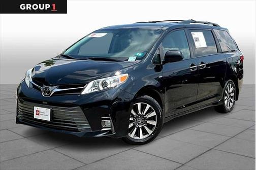 2020 Toyota Sienna XLE