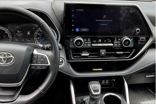 2024 Toyota Highlander Hybrid XLE