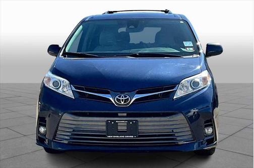 2020 Toyota Sienna XLE
