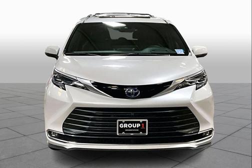 2025 Toyota Sienna Platinum