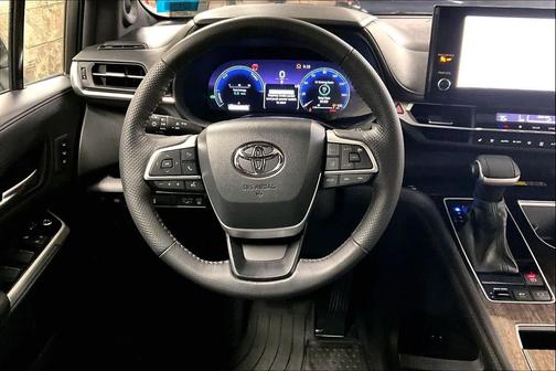2025 Toyota Sienna Platinum