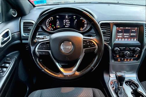 2020 Jeep Grand Cherokee Laredo