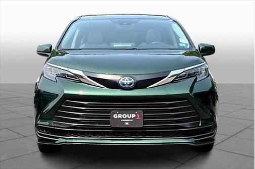 2024 Toyota Sienna LE