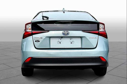 2020 Toyota Prius LE