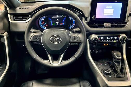 2023 Toyota RAV4 Hybrid SE