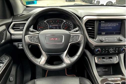 2022 GMC Acadia AWD AT4