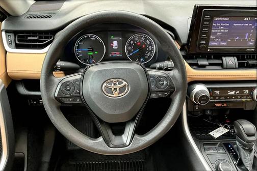 2022 Toyota RAV4 Hybrid XLE