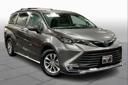 2024 Toyota Sienna XLE