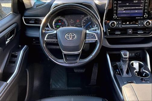 2022 Toyota Highlander Hybrid XLE