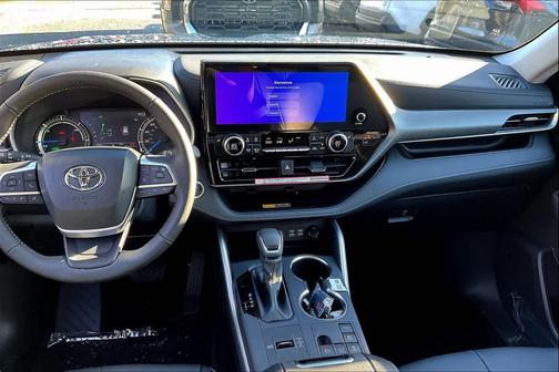 2025 Toyota Highlander Hybrid XLE