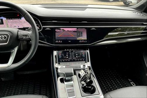2025 Audi Q7 45 Premium Plus