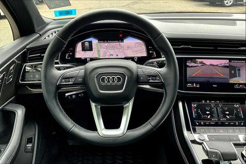 2025 Audi Q7 45 Premium Plus