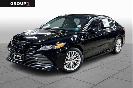 2020 Toyota Camry Hybrid XLE