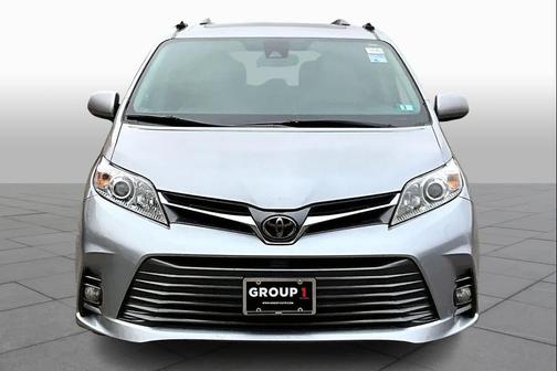 2018 Toyota Sienna XLE