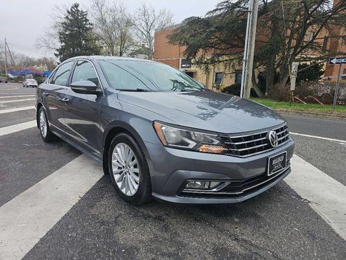 2016 Volkswagen Passat SE
