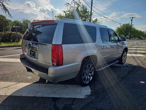 SIL 2011 Cadillac Escalade ESV Standard