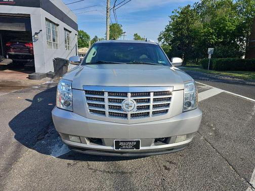 SIL 2011 Cadillac Escalade ESV Standard