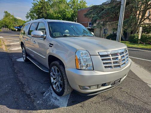SIL 2011 Cadillac Escalade ESV Standard