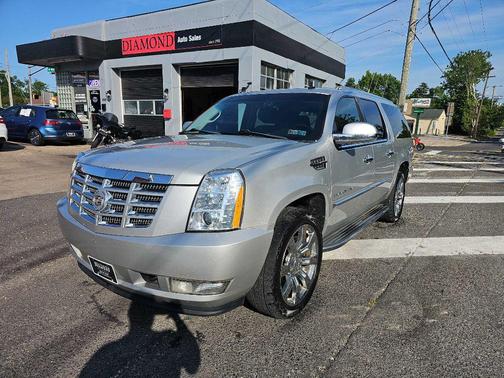 SIL 2011 Cadillac Escalade ESV Standard