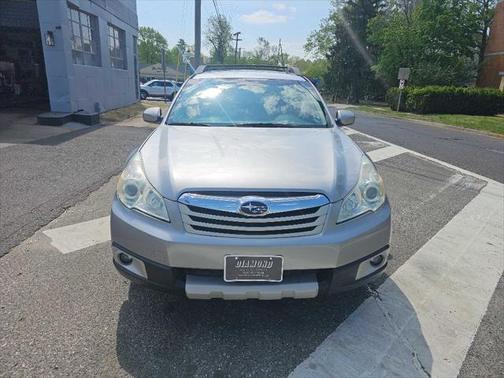 2010 Subaru Outback 3.6 R Limited