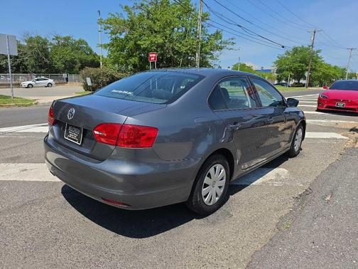 GRY 2014 Volkswagen Jetta Man S