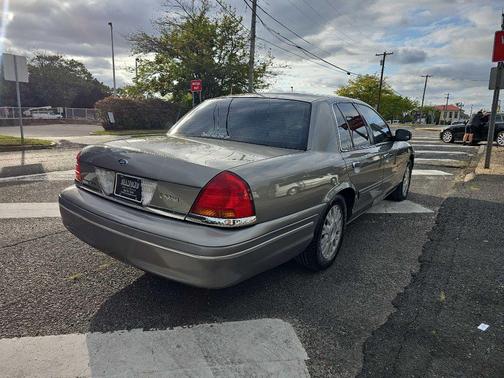 2003 Ford Crown Victoria LX