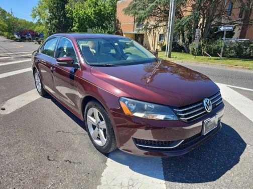 Opera Red Metallic 2013 Volkswagen Passat 2.5 SE