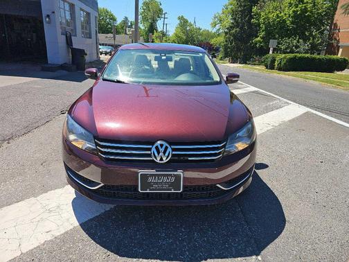 Opera Red Metallic 2013 Volkswagen Passat 2.5 SE