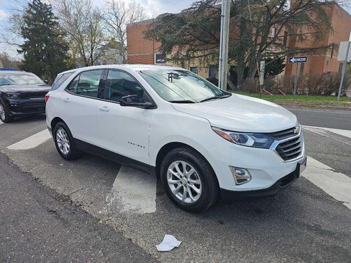 WHI 2018 Chevrolet Equinox LS
