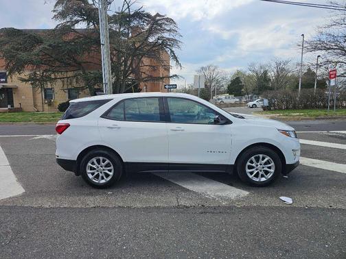 WHI 2018 Chevrolet Equinox LS