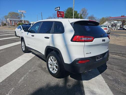 2014 Jeep Cherokee Sport