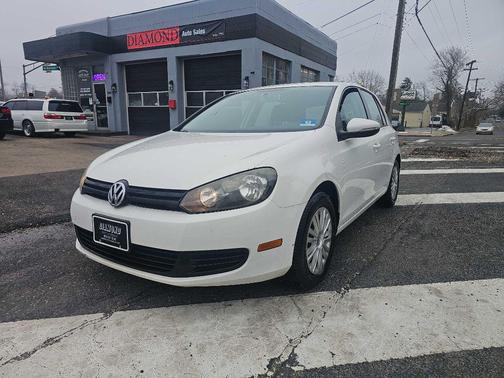 2010 Volkswagen Golf 4-Door