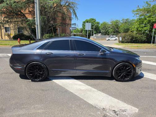 GRY 2014 Lincoln MKZ Base