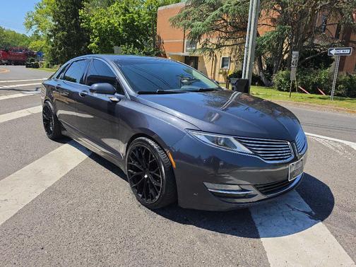 GRY 2014 Lincoln MKZ Base