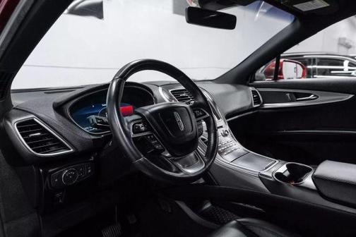 2019 Lincoln Nautilus Select
