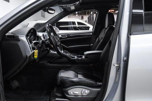 2017 Porsche Cayenne Platinum Edition