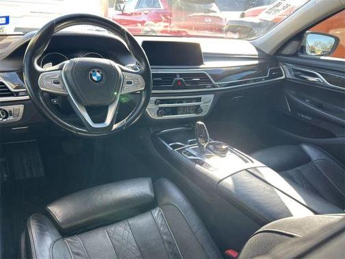2018 BMW 740 i