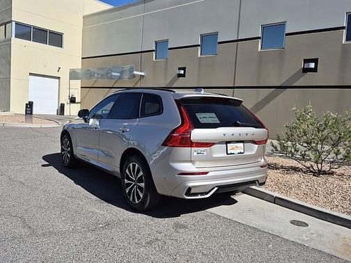 Bright Dusk 2025 Volvo XC60 Plus