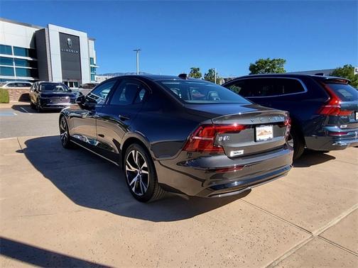 2025 Volvo S60 B5 Core